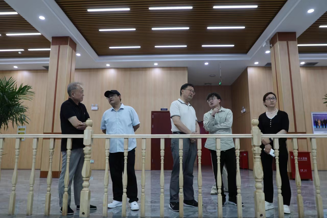 工信部产业政策与法规司原巡视员、先进制造商学院总裁四班班主任辛仁周一行到美狮贵宾会集团走访